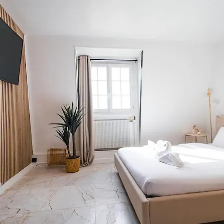Typical Parisian Studio In Le Marais Exterior photo