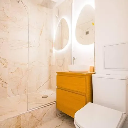 Typical Parisian Studio In Le Marais Exterior photo
